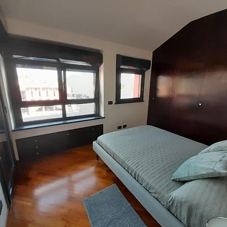 Bilocale Vista Mare Con Terrazzo-Porto Antico- Parcheggio Scontato Apartment Genoa Luaran gambar