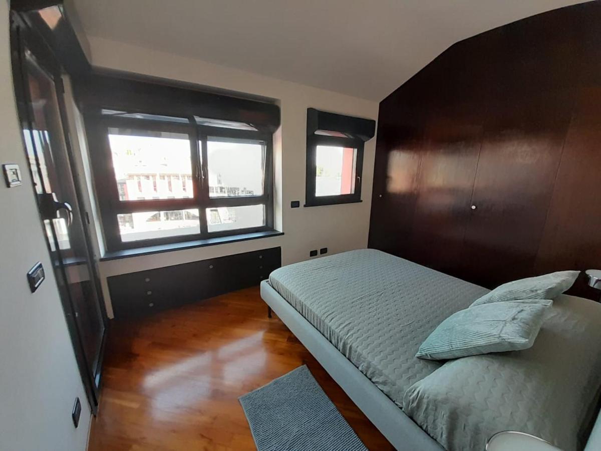 Bilocale Vista Mare Con Terrazzo-Porto Antico- Parcheggio Scontato Apartment Genoa Luaran gambar