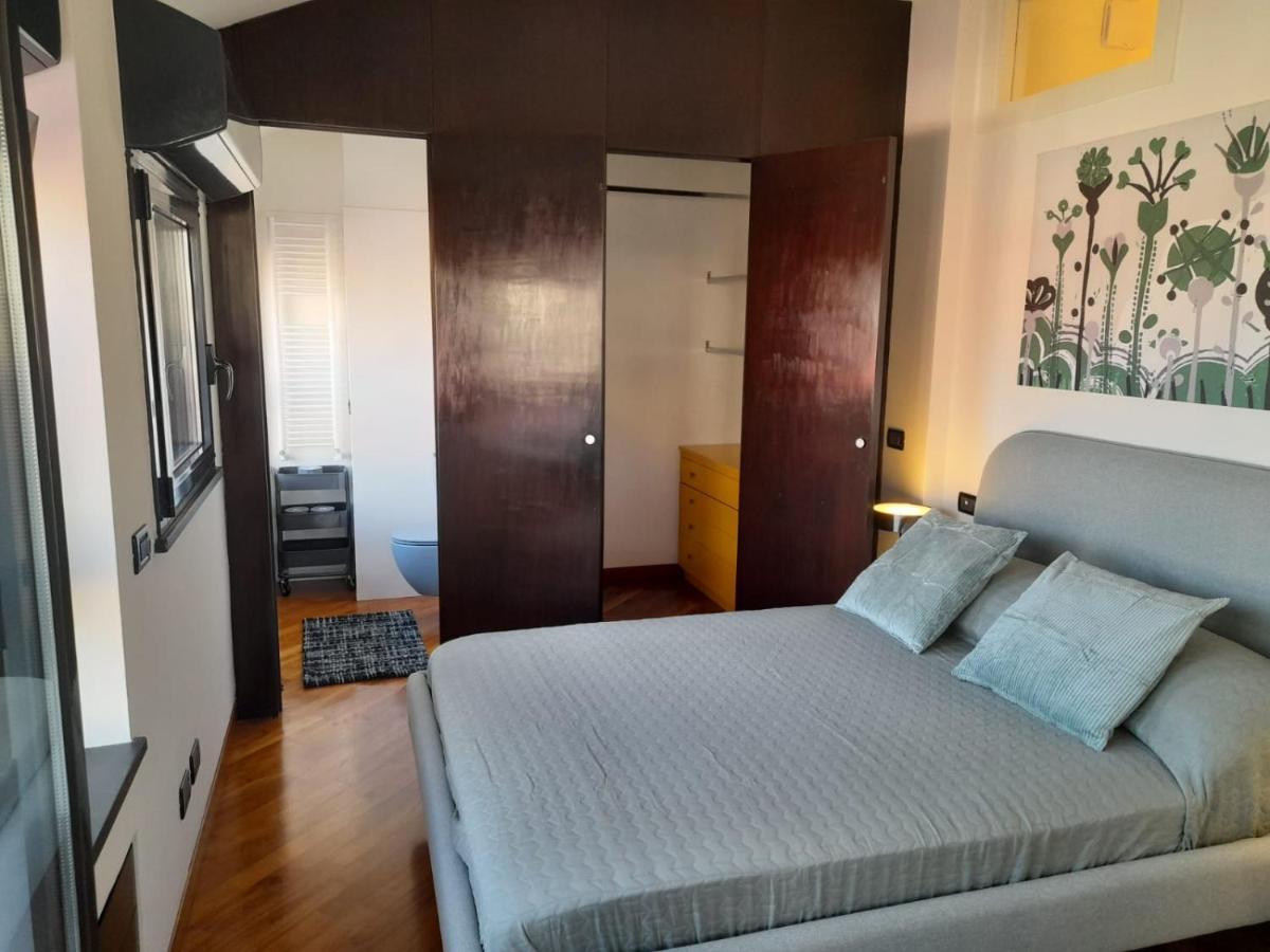 Bilocale Vista Mare Con Terrazzo-Porto Antico- Parcheggio Scontato Apartment Genoa Luaran gambar