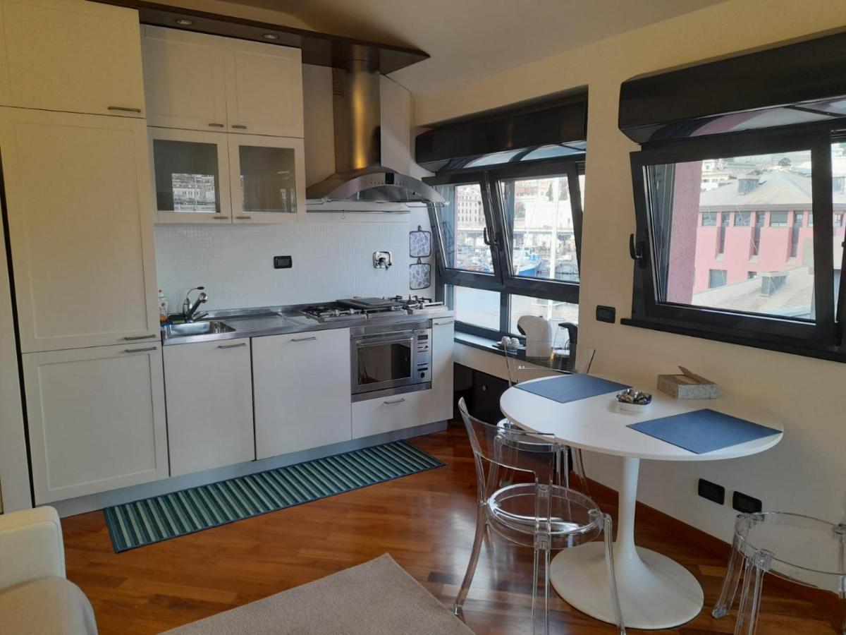 Bilocale Vista Mare Con Terrazzo-Porto Antico- Parcheggio Scontato Apartment Genoa Luaran gambar