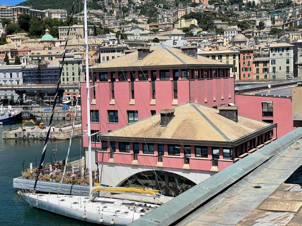 Bilocale Vista Mare Con Terrazzo-Porto Antico- Parcheggio Scontato Apartment Genoa Luaran gambar
