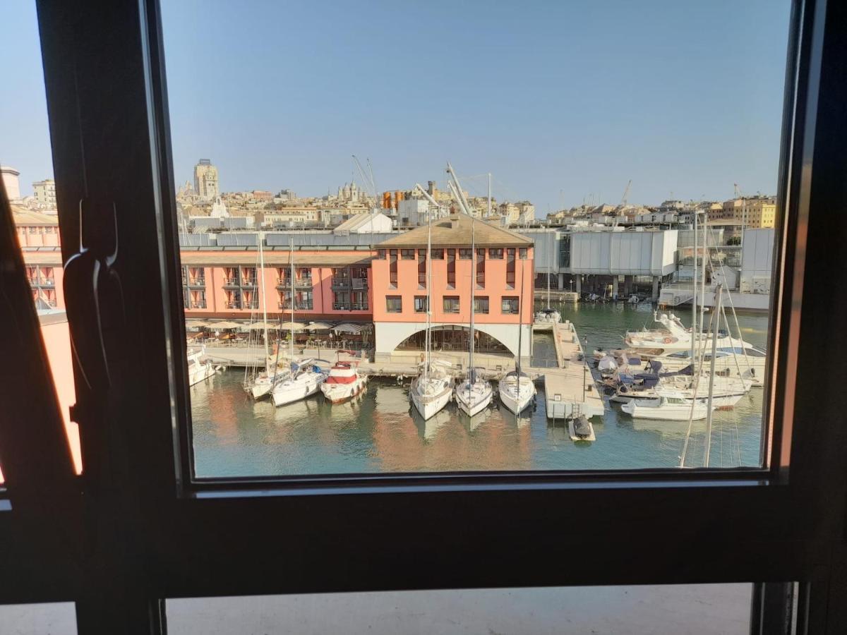 Bilocale Vista Mare Con Terrazzo-Porto Antico- Parcheggio Scontato Apartment Genoa Luaran gambar