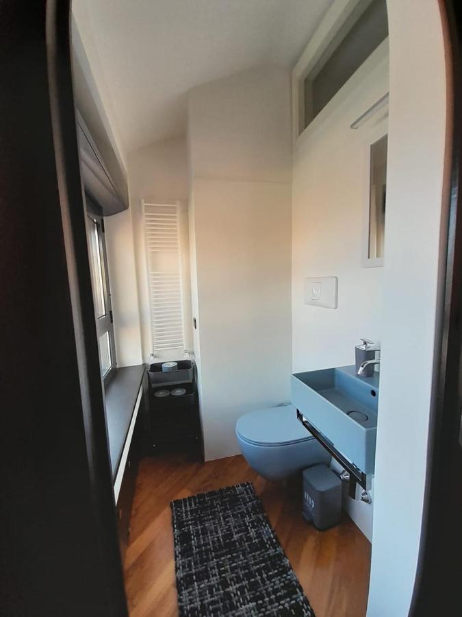 Bilocale Vista Mare Con Terrazzo-Porto Antico- Parcheggio Scontato Apartment Genoa Luaran gambar