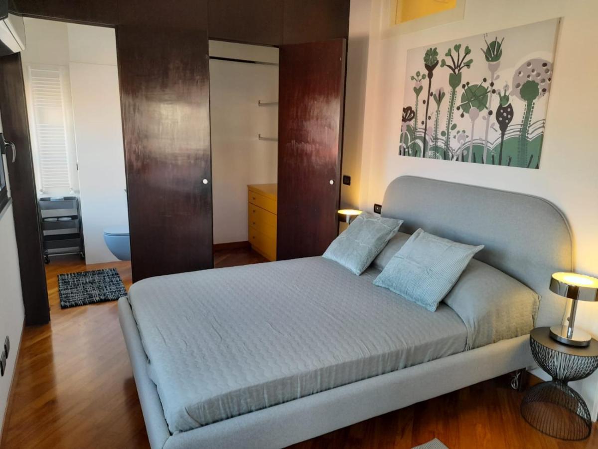 Bilocale Vista Mare Con Terrazzo-Porto Antico- Parcheggio Scontato Apartment Genoa Luaran gambar