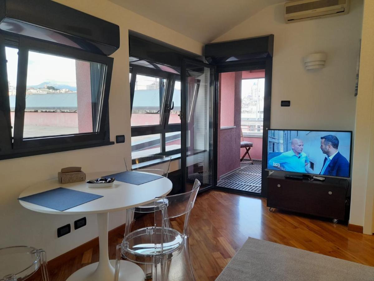 Bilocale Vista Mare Con Terrazzo-Porto Antico- Parcheggio Scontato Apartment Genoa Luaran gambar