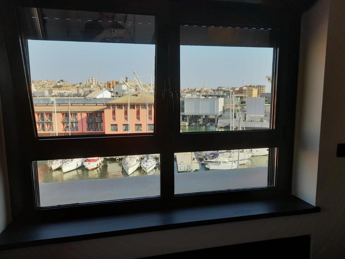 Bilocale Vista Mare Con Terrazzo-Porto Antico- Parcheggio Scontato Apartment Genoa Luaran gambar